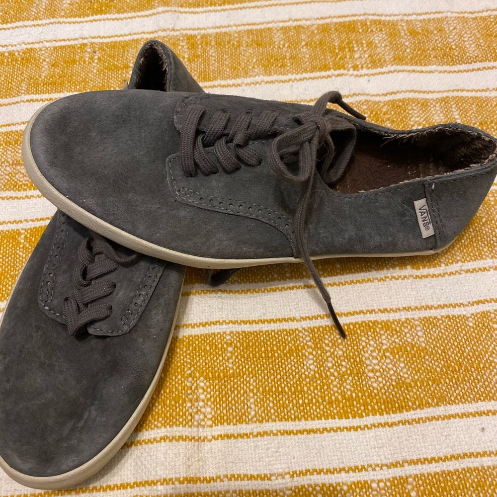 Vans - Picture 3 of 4